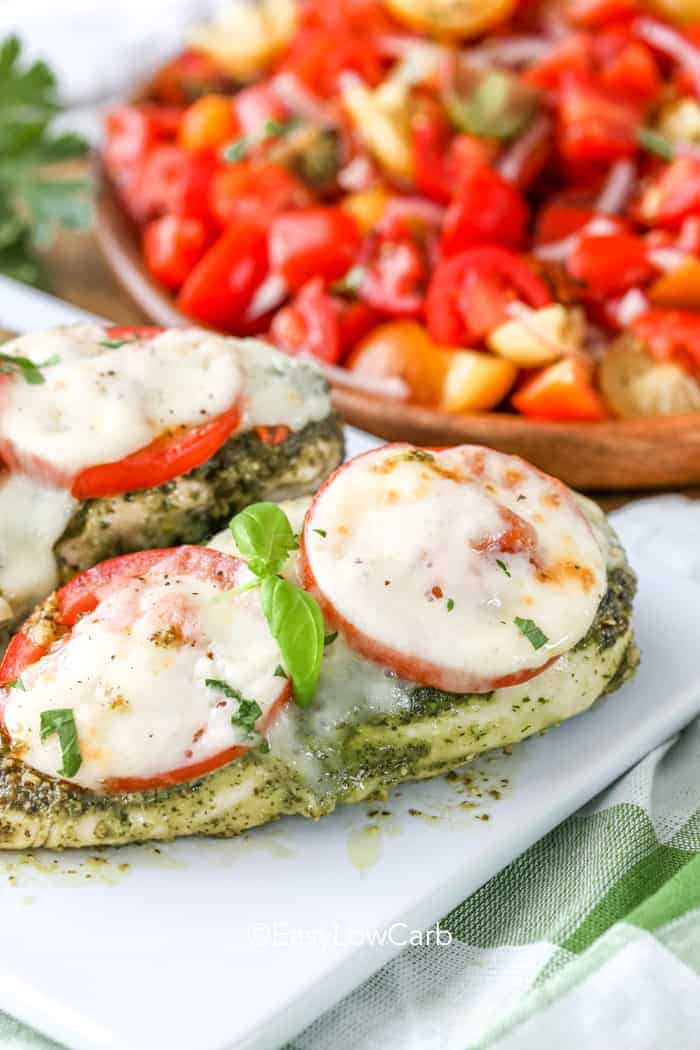 Pesto Chicken with tomatoes and cheese