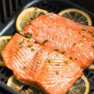 Salmon cooked with lemons in the air fryer