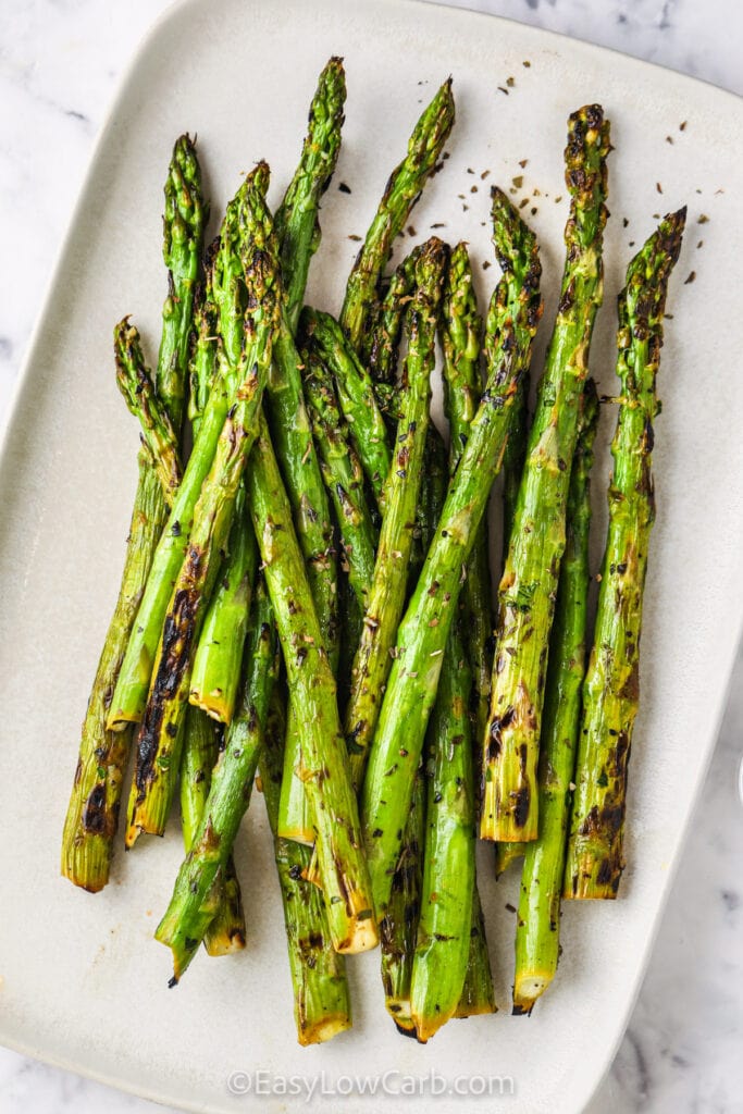 Grilled Asparagus Recipe (Quick, Easy & Healthy) - Easy Low Carb