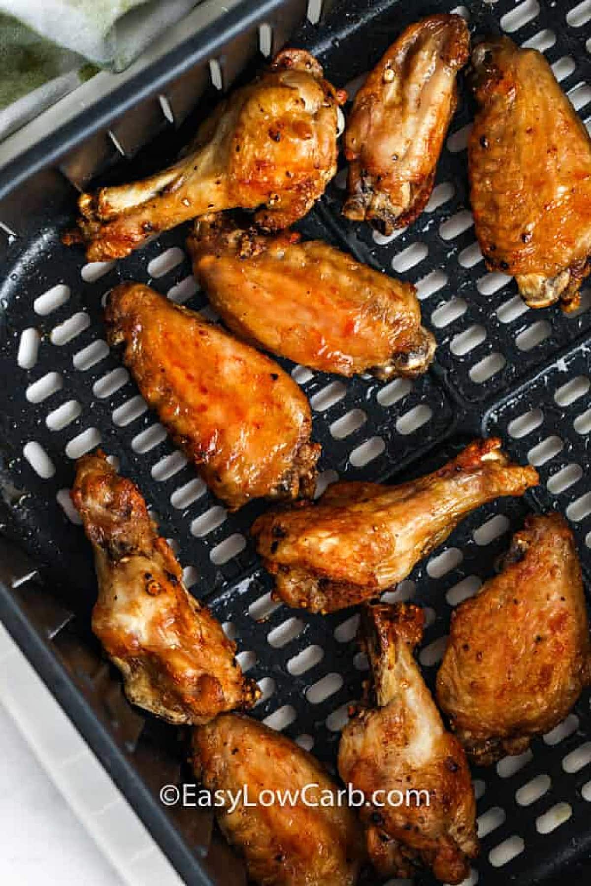 cooked Air Fryer Crispy Chicken Wings in the air fryer