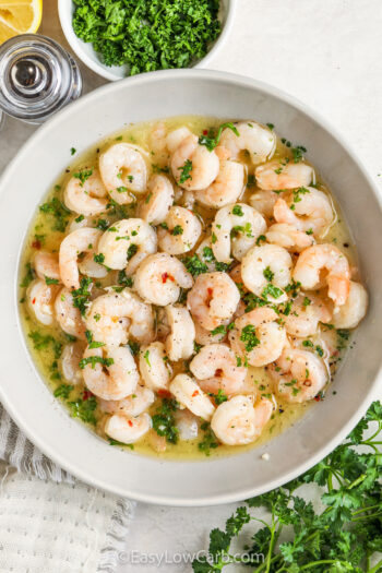 Easy Shrimp Scampi Recipe (Ready in Minutes!) - Easy Low Carb