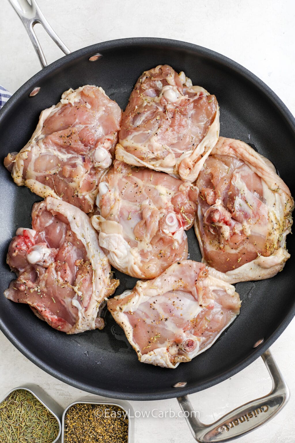 Skillet Chicken Thighs (Easy Recipe!) - Easy Low Carb