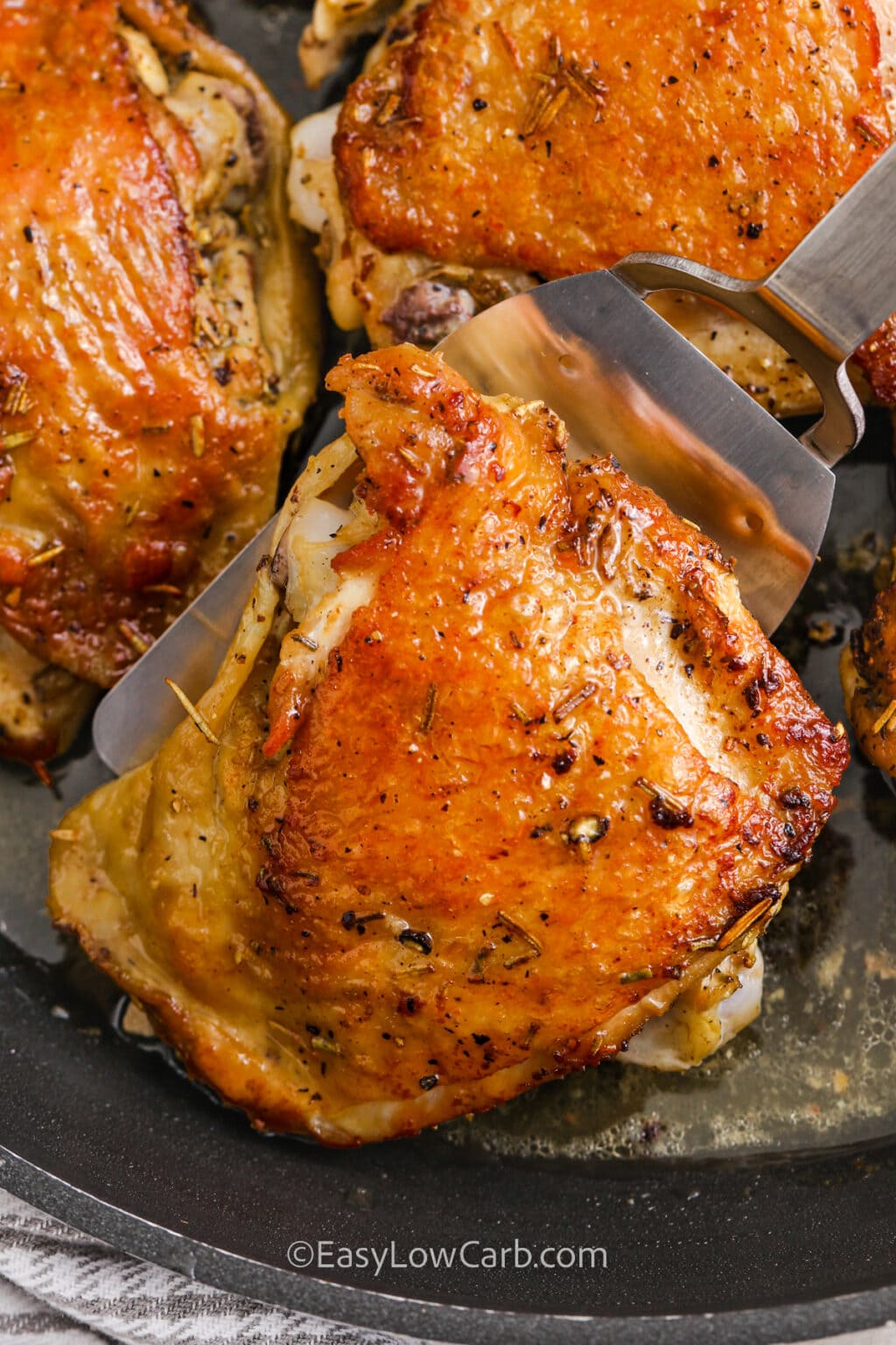 Skillet Chicken Thighs (Easy Recipe!) - Easy Low Carb