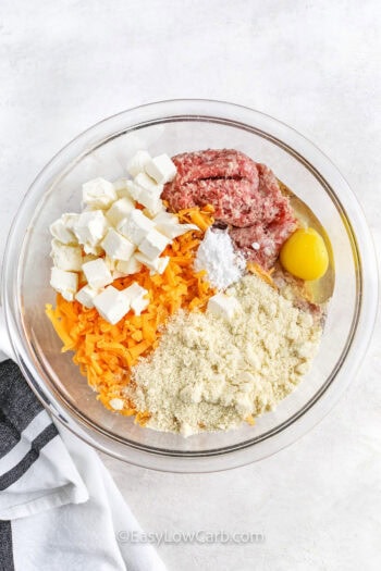 Cream Cheese Sausage Balls (So Cheesy, Juicy, and Delicious!) - Easy